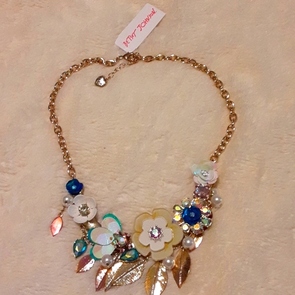 Betsey Johnson Jewelry - Betsey Johnson necklace